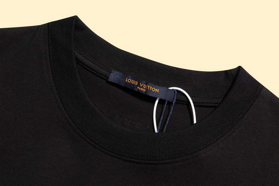 Louis Vuitton Men's Women's Short Sleeve T-shirt L36821