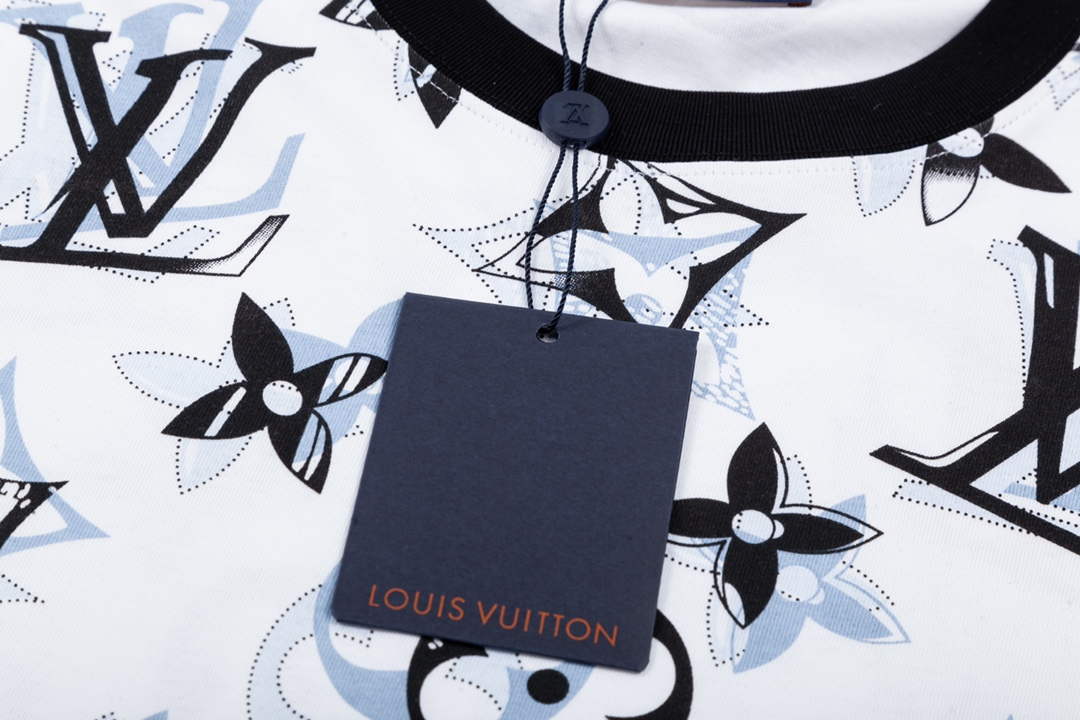 Louis Vuitton Men's Women's Short Sleeve T-shirt L36839