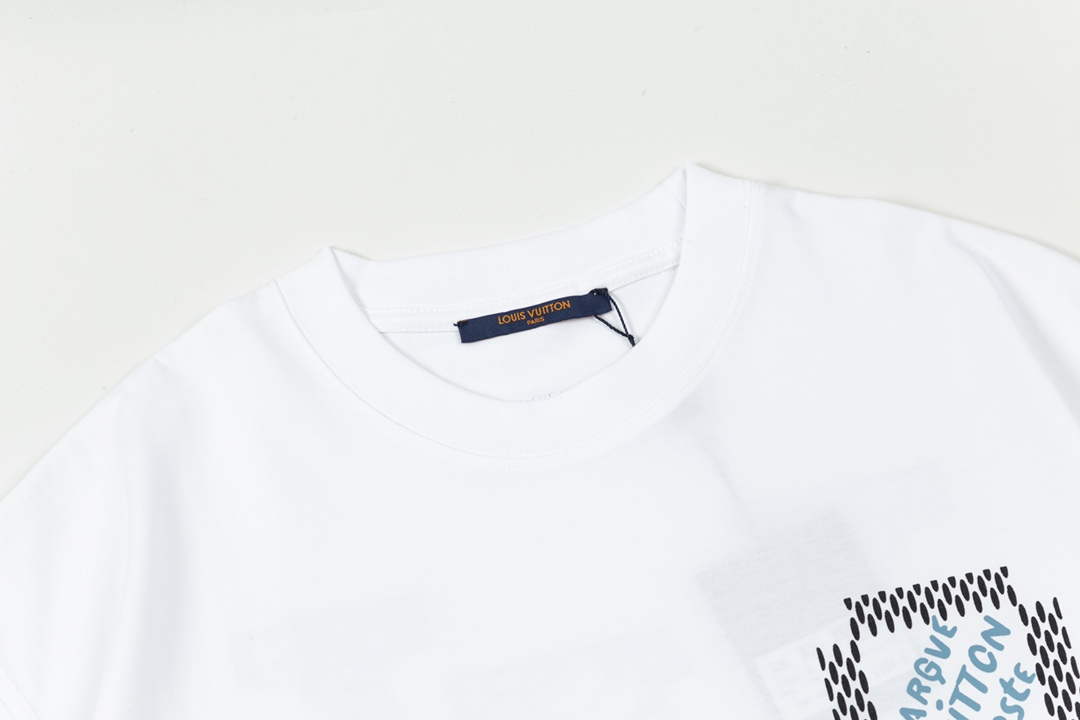 Louis Vuitton Men's Women's Short Sleeve T-shirt L36842