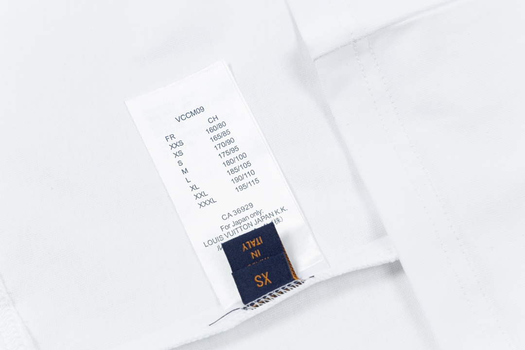 Louis Vuitton Men's Women's Short Sleeve T-shirt L36842