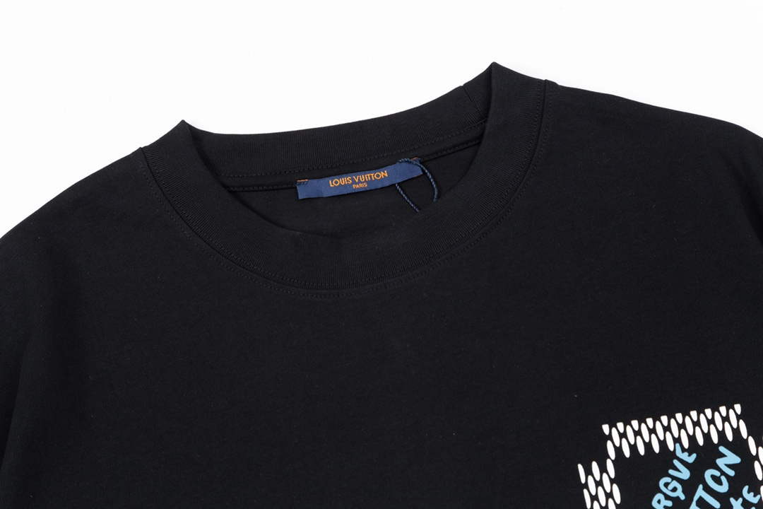 Louis Vuitton Men's Women's Short Sleeve T-shirt L36843