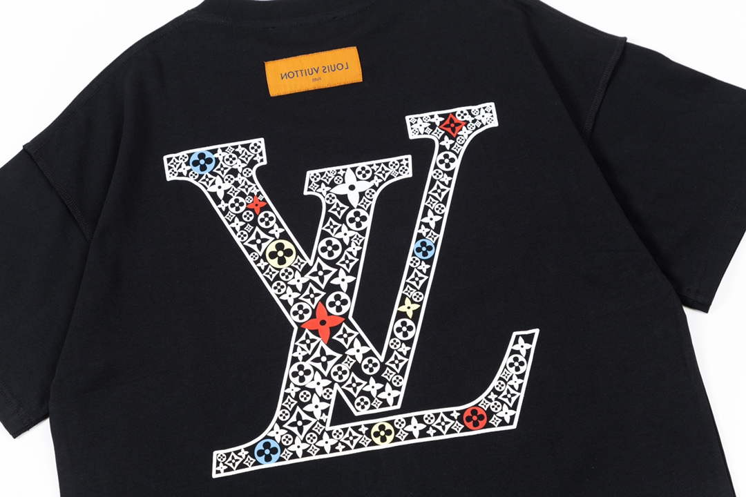 Louis Vuitton Men's Women's Short Sleeve T-shirt L36843