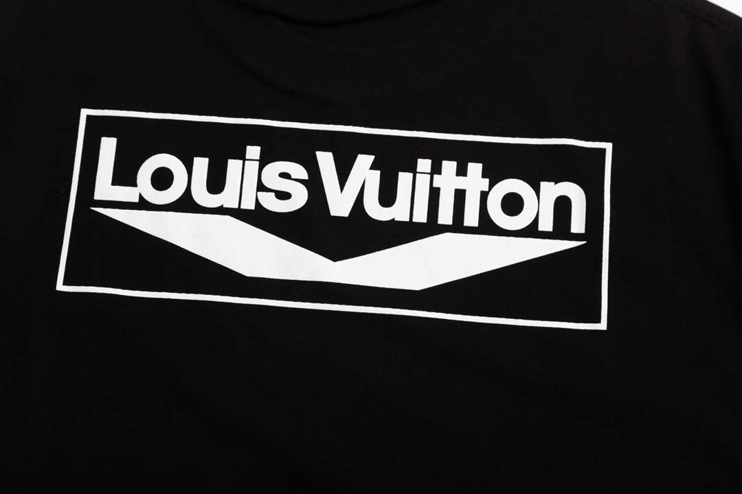 Louis Vuitton Men's Women's Short Sleeve T-shirt L36848