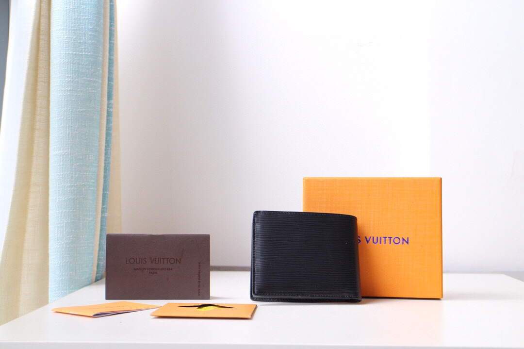 Louis Vuitton Multiple Wallet LV M30295 taiga Black