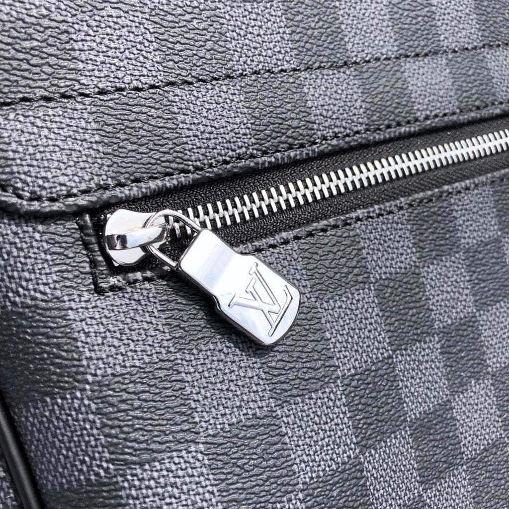 Louis Vuitton N41029 District MM Damier graphite Black