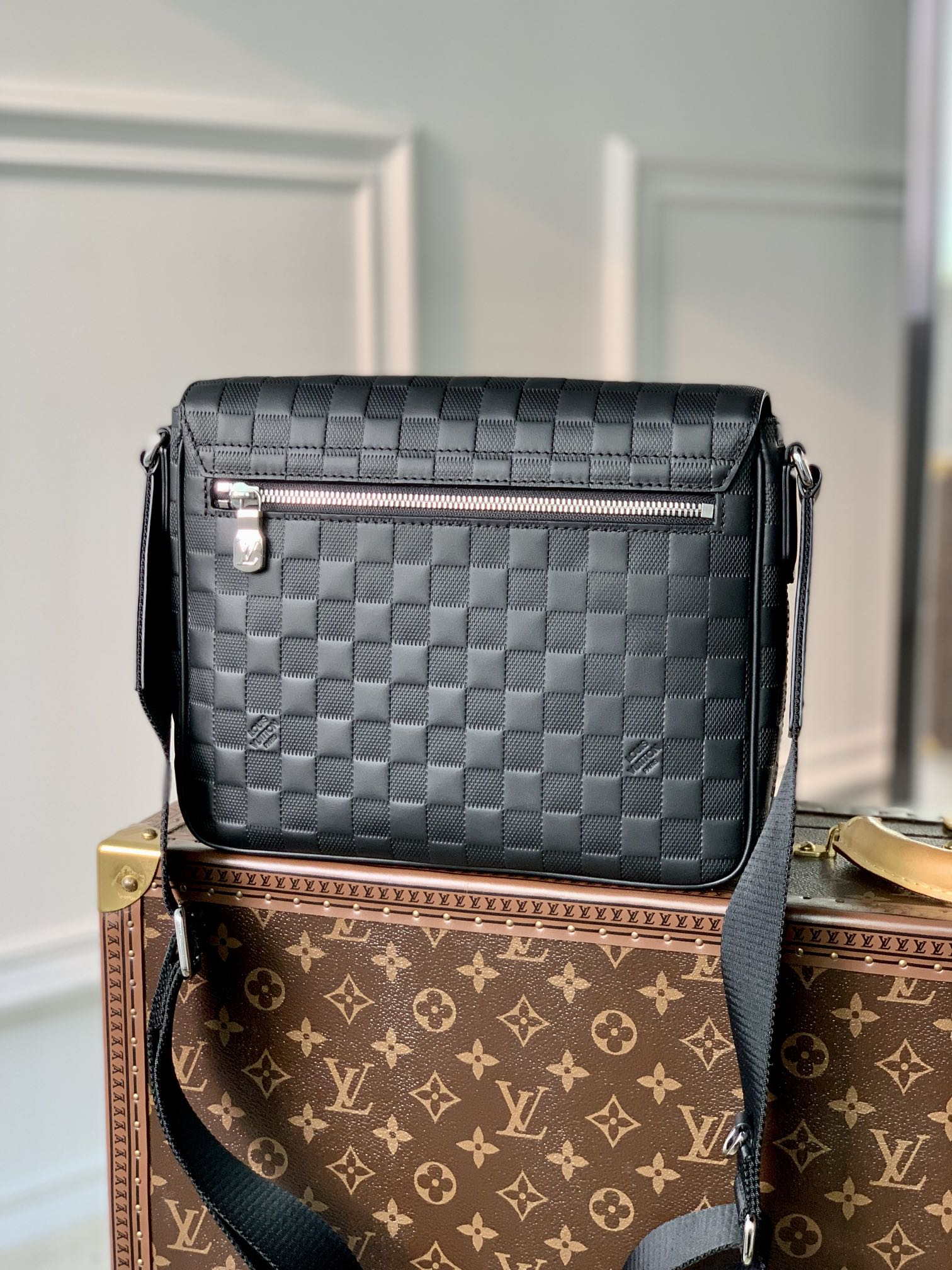 Louis Vuitton N42711 District PM Damier Black - Default Title - View 2