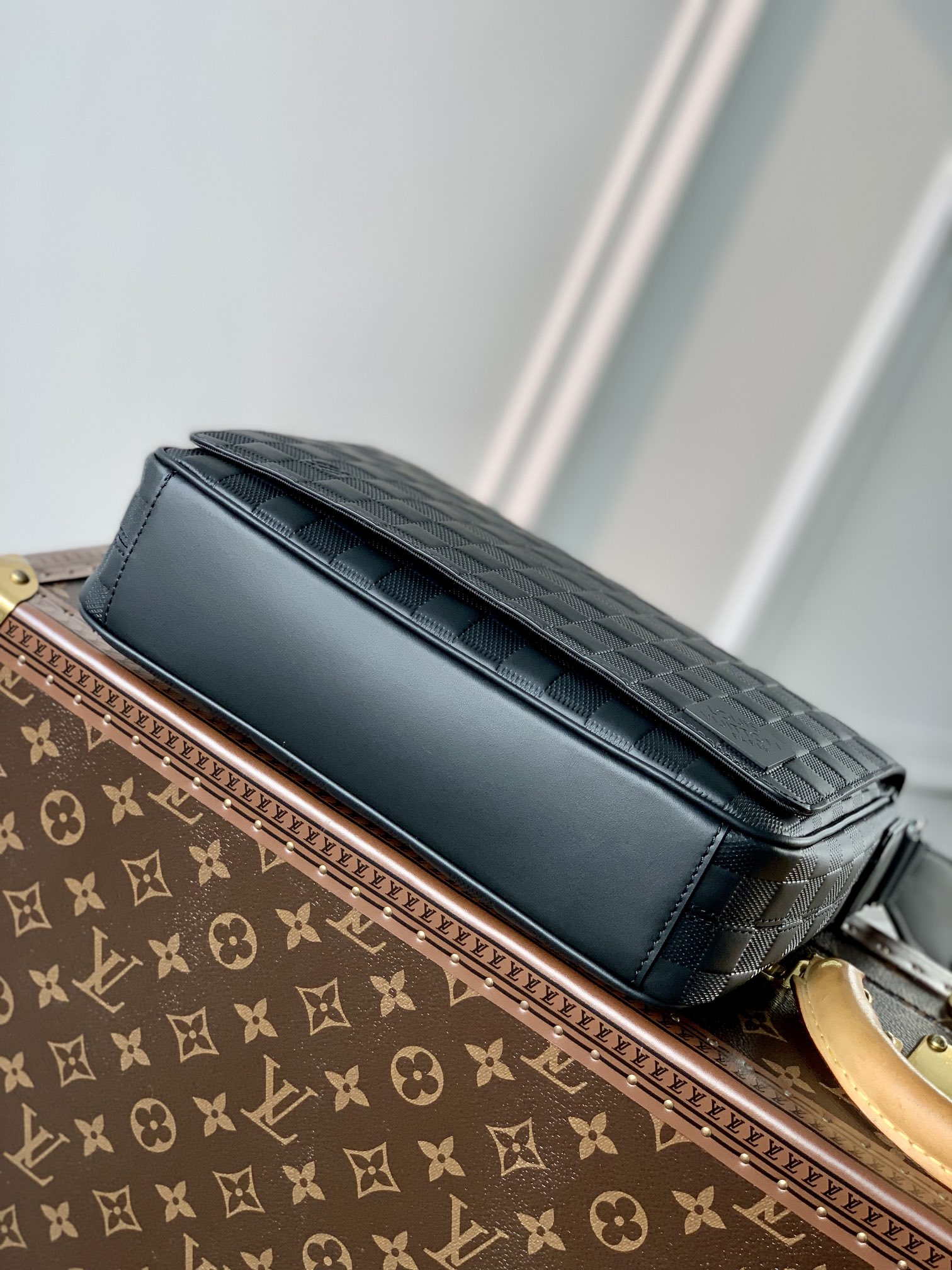 Louis Vuitton N42711 District PM Damier Black - Default Title - View 3