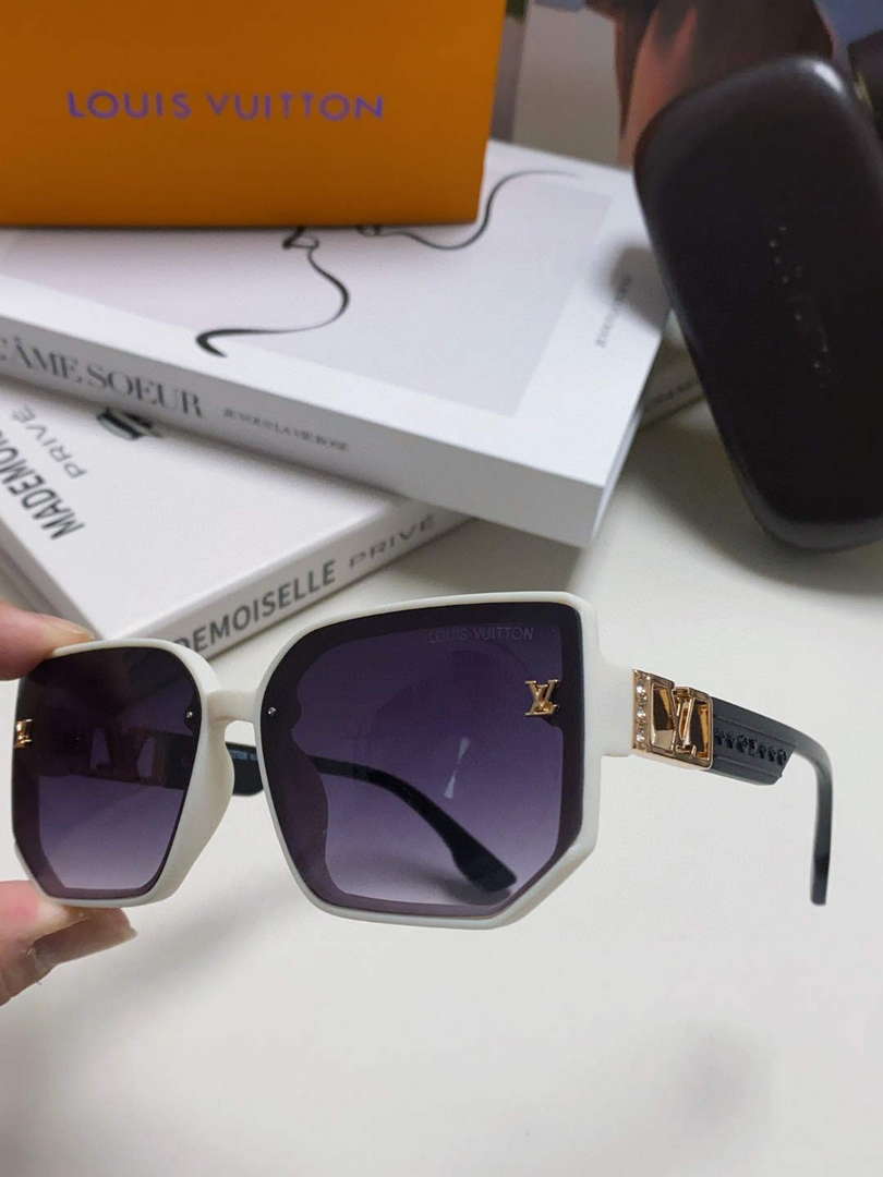 Louis Vuitton New Fashion Sunglasses L22270