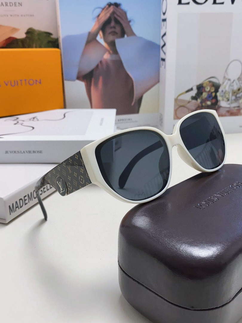 Louis Vuitton New Fashion Sunglasses L22273