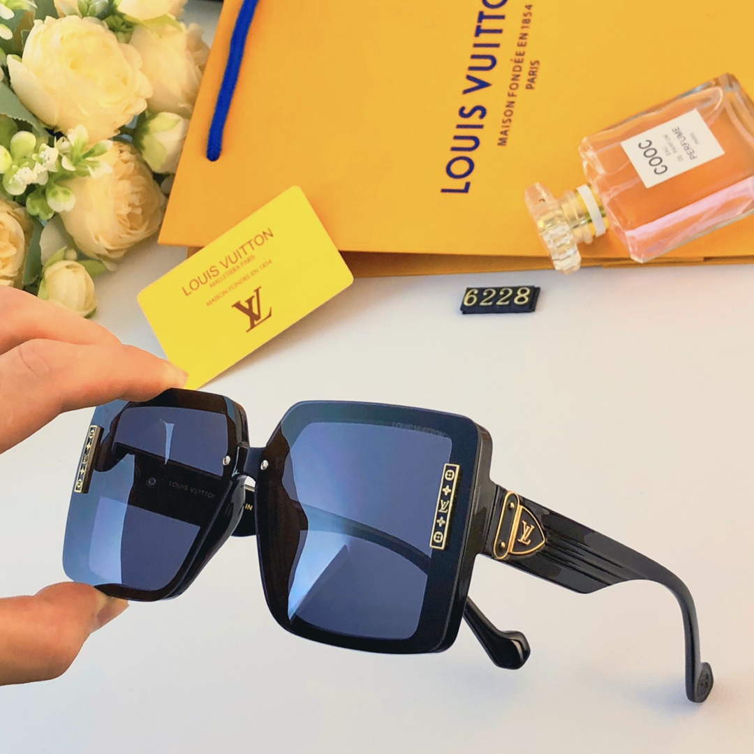Louis Vuitton New Fashion Sunglasses L22287 - Default Title - View 1