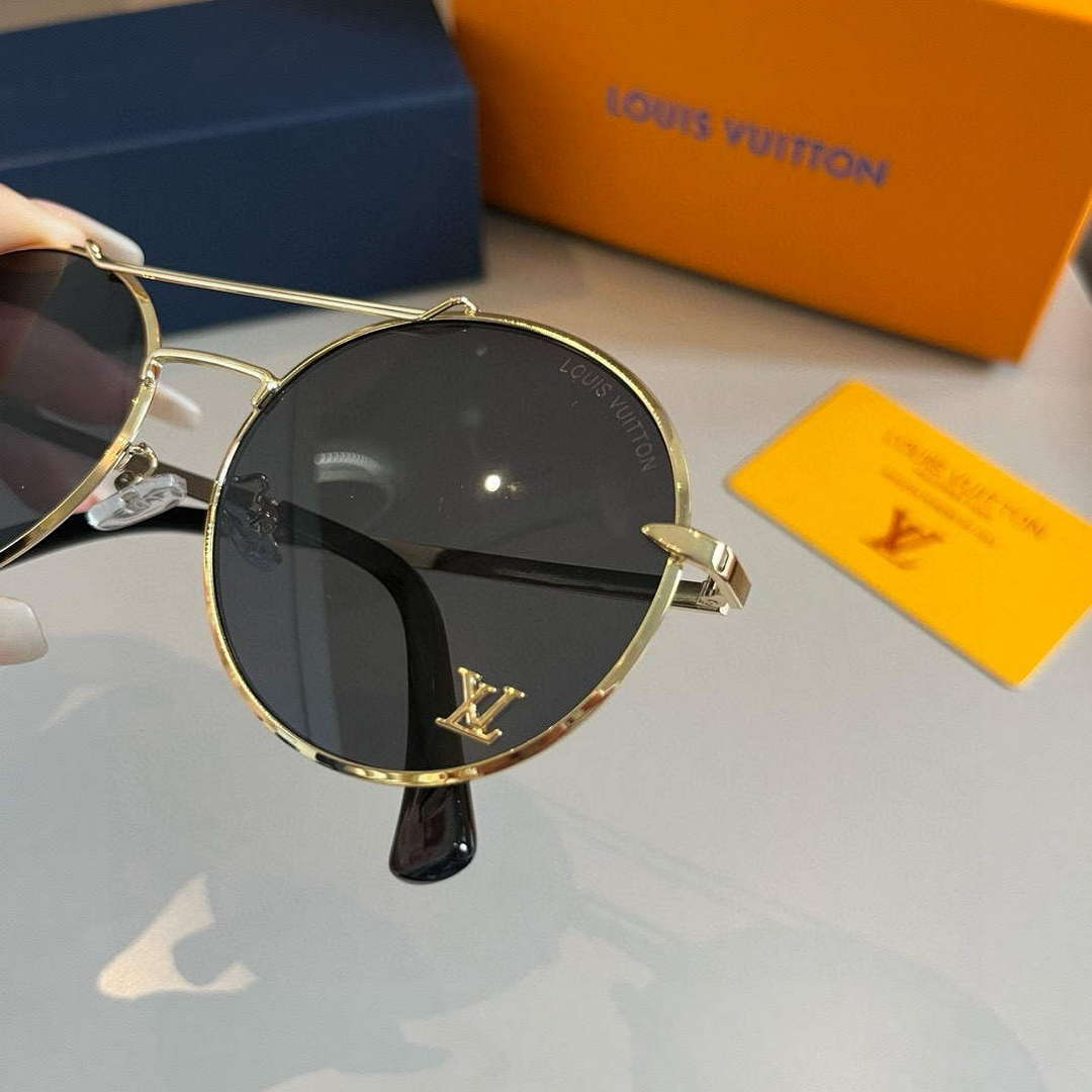 Louis Vuitton New Fashion Sunglasses L22290