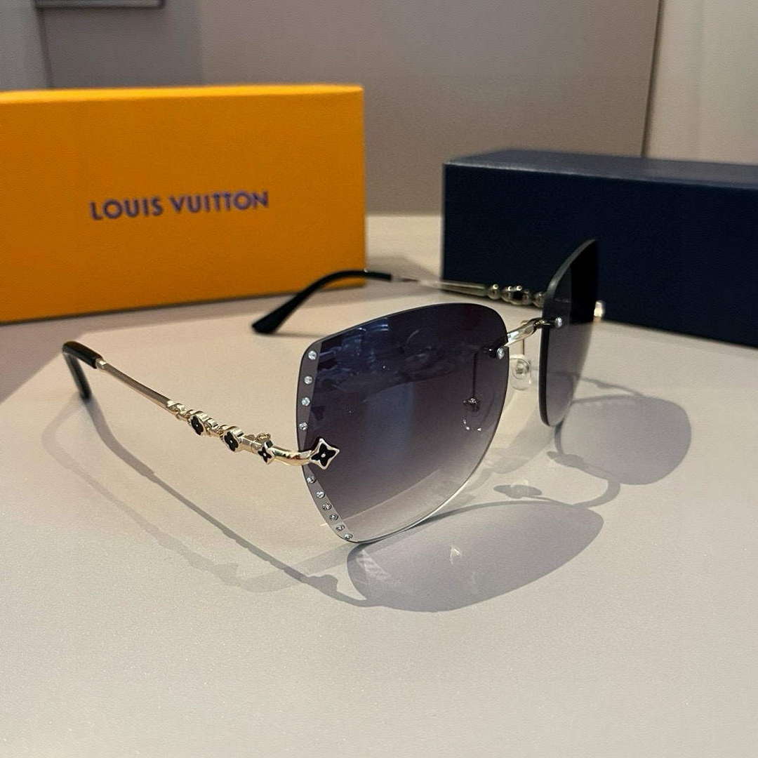 Louis Vuitton New Fashion Sunglasses L22292 - Default Title - View 1