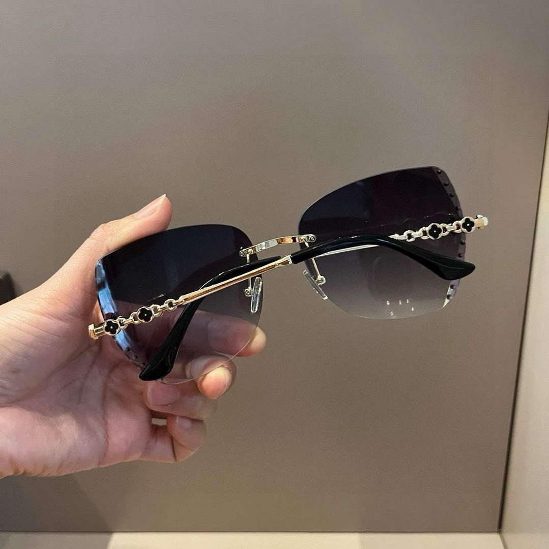 Louis Vuitton New Fashion Sunglasses L22292