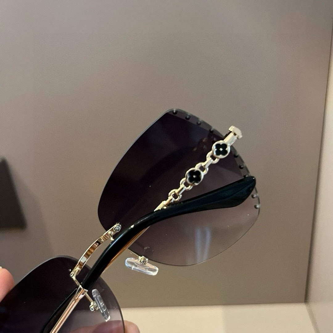 Louis Vuitton New Fashion Sunglasses L22292