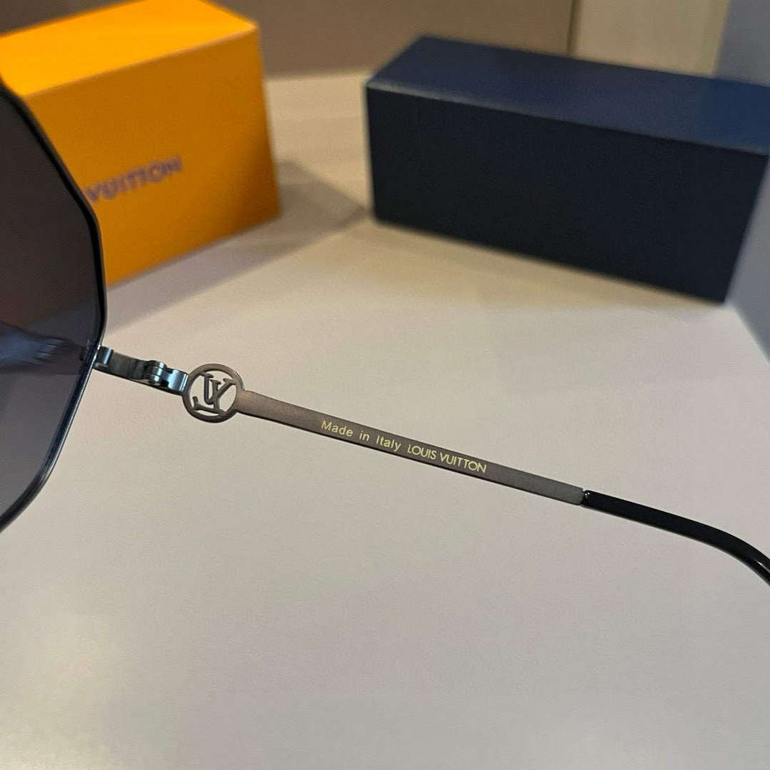 Louis Vuitton New Fashion Sunglasses L22295