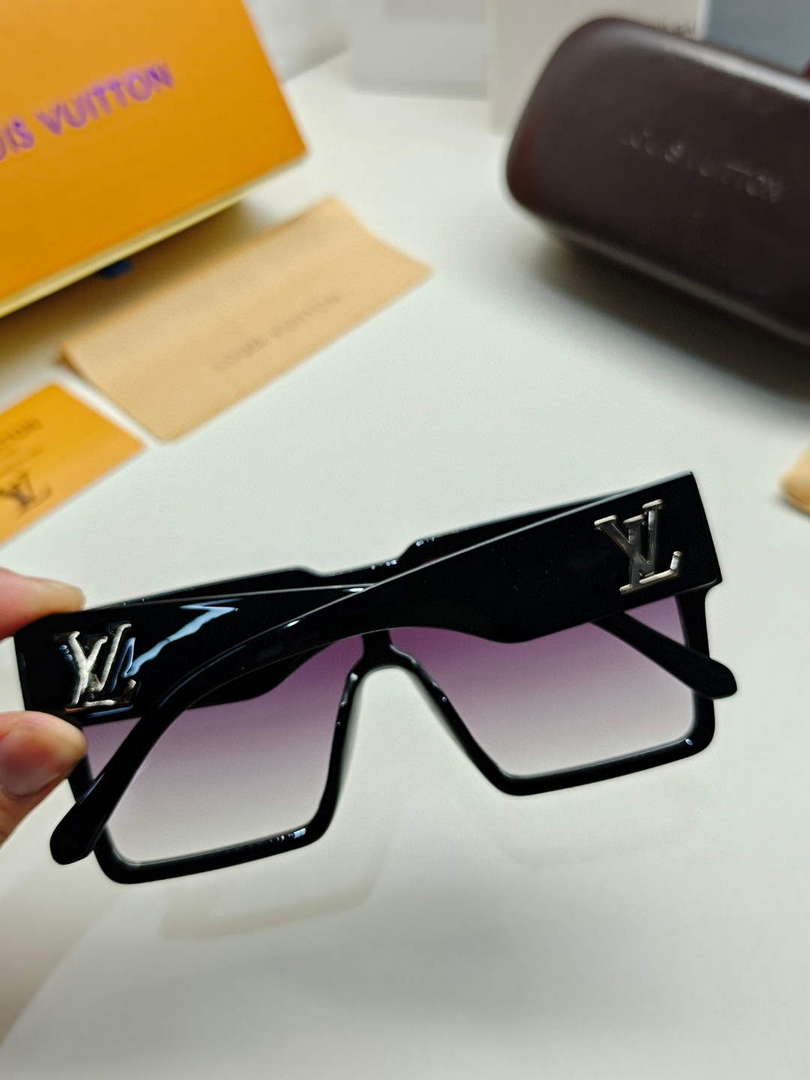 Louis Vuitton New Fashion Sunglasses L22300