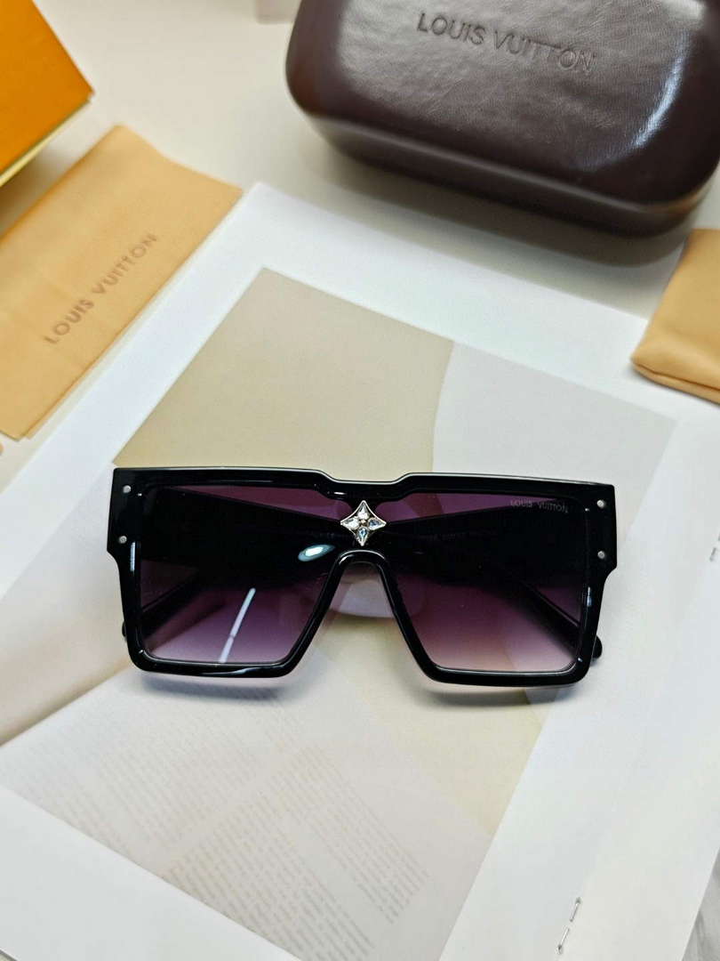 Louis Vuitton New Fashion Sunglasses L22300