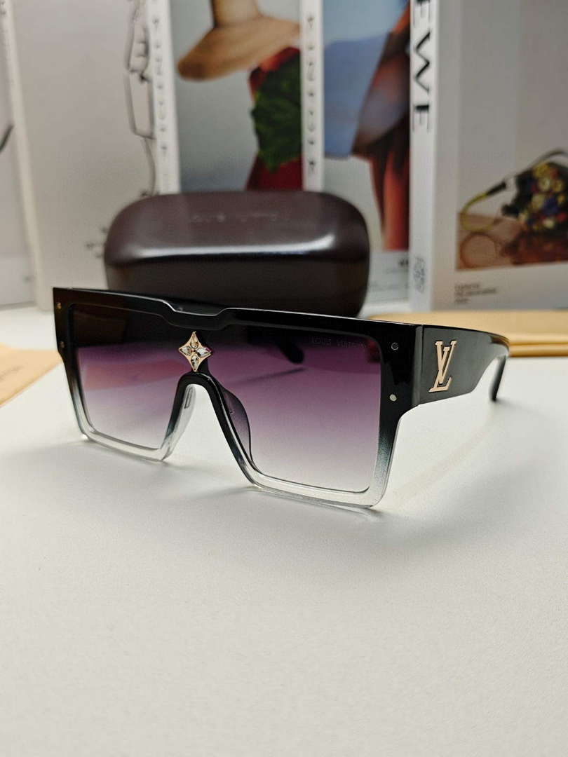 Louis Vuitton New Fashion Sunglasses L22301 - Default Title - View 1