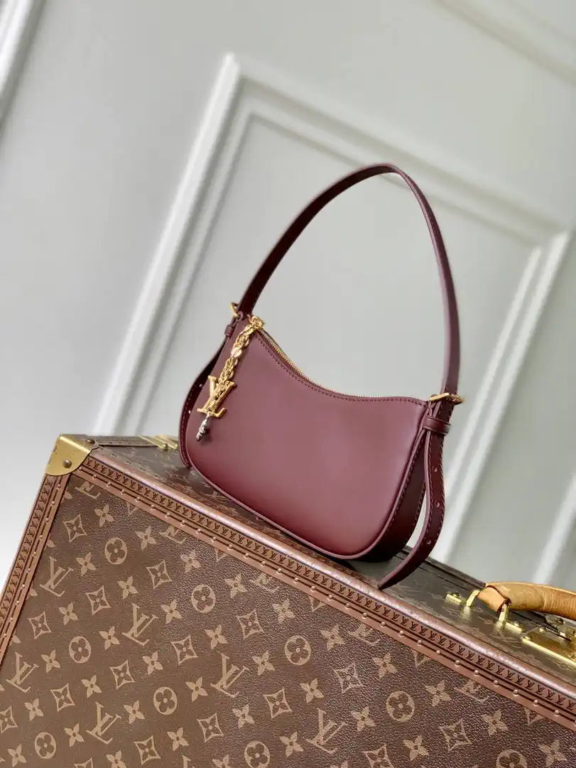 Louis Vuitton Pochette LV Bloom Bag LV M25525 Wine Red