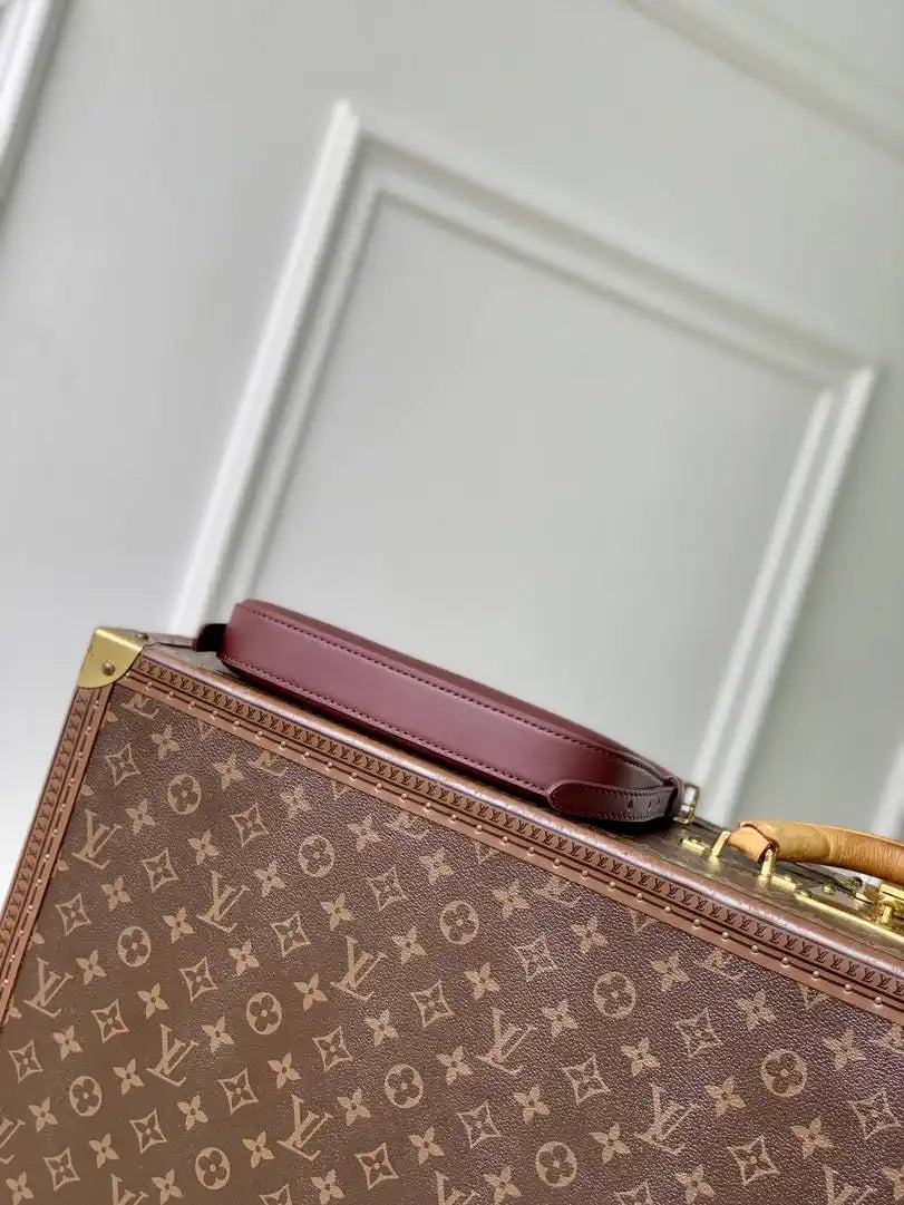 Louis Vuitton Pochette LV Bloom Bag LV M25525 Wine Red