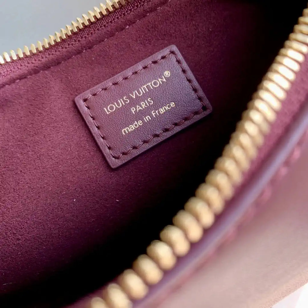 Louis Vuitton Pochette LV Bloom Bag LV M25525 Wine Red