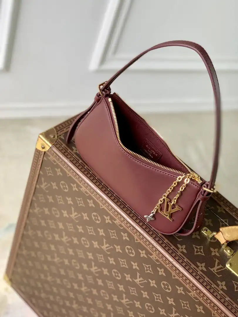 Louis Vuitton Pochette LV Bloom Bag LV M25525 Wine Red