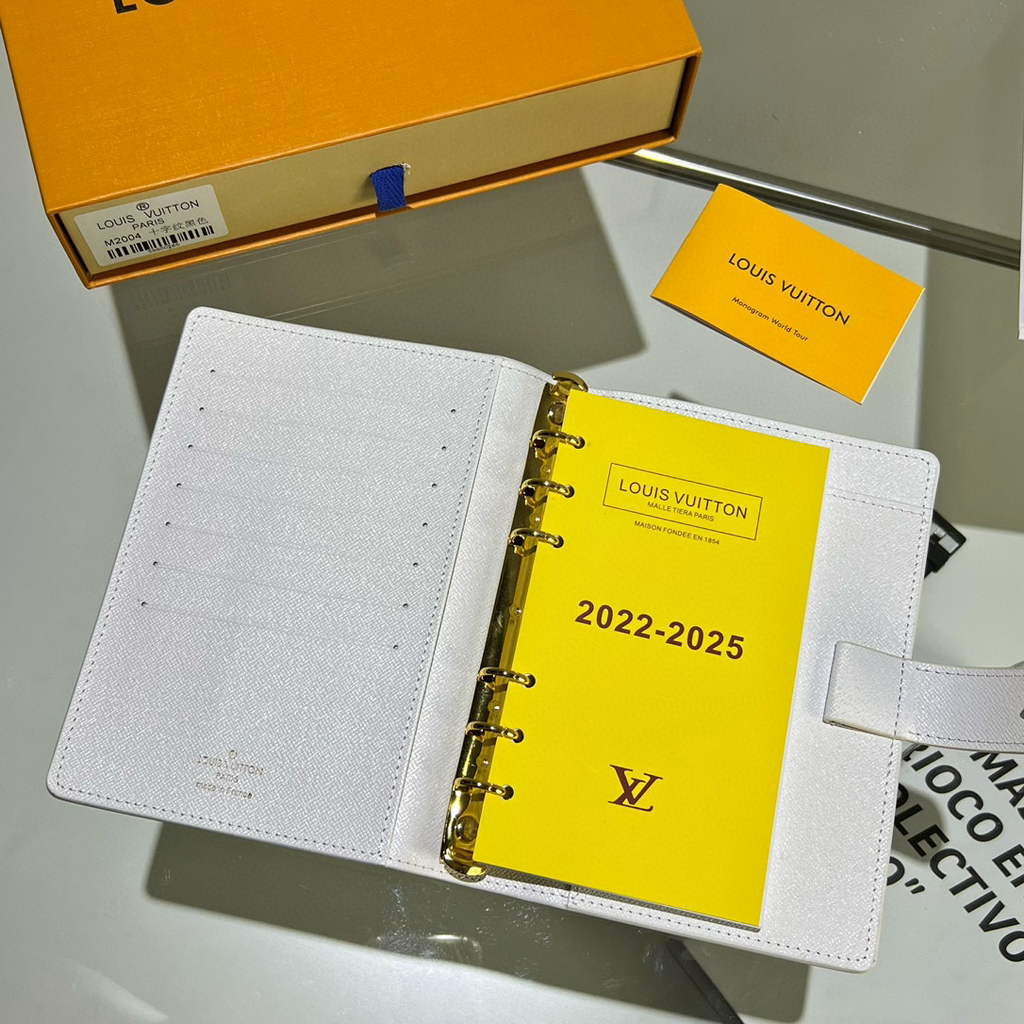 Louis Vuitton R20105 Medium Ring Agenda Cover White