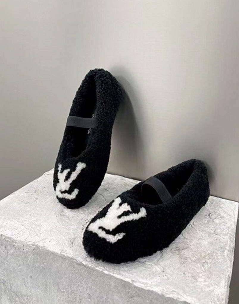 Louis Vuitton Sandals LV Slippers Shoes Women L99102 - 35 - View 1