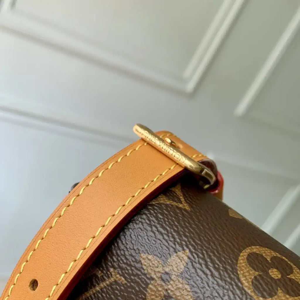 Louis Vuitton Satchel Wearable Wallet LV M26805  Monogram
