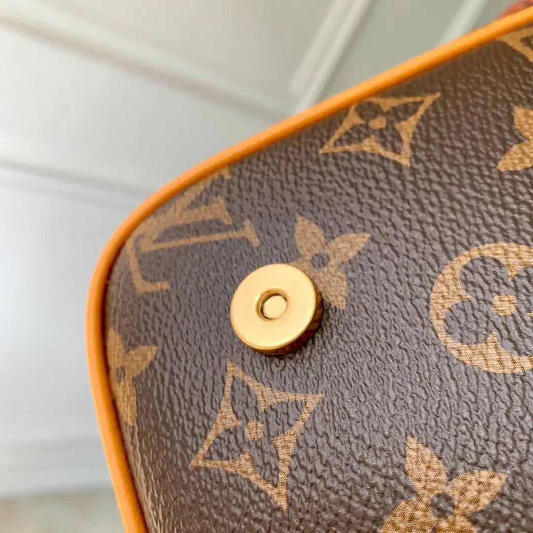 Louis Vuitton Satchel Wearable Wallet LV M26805  Monogram