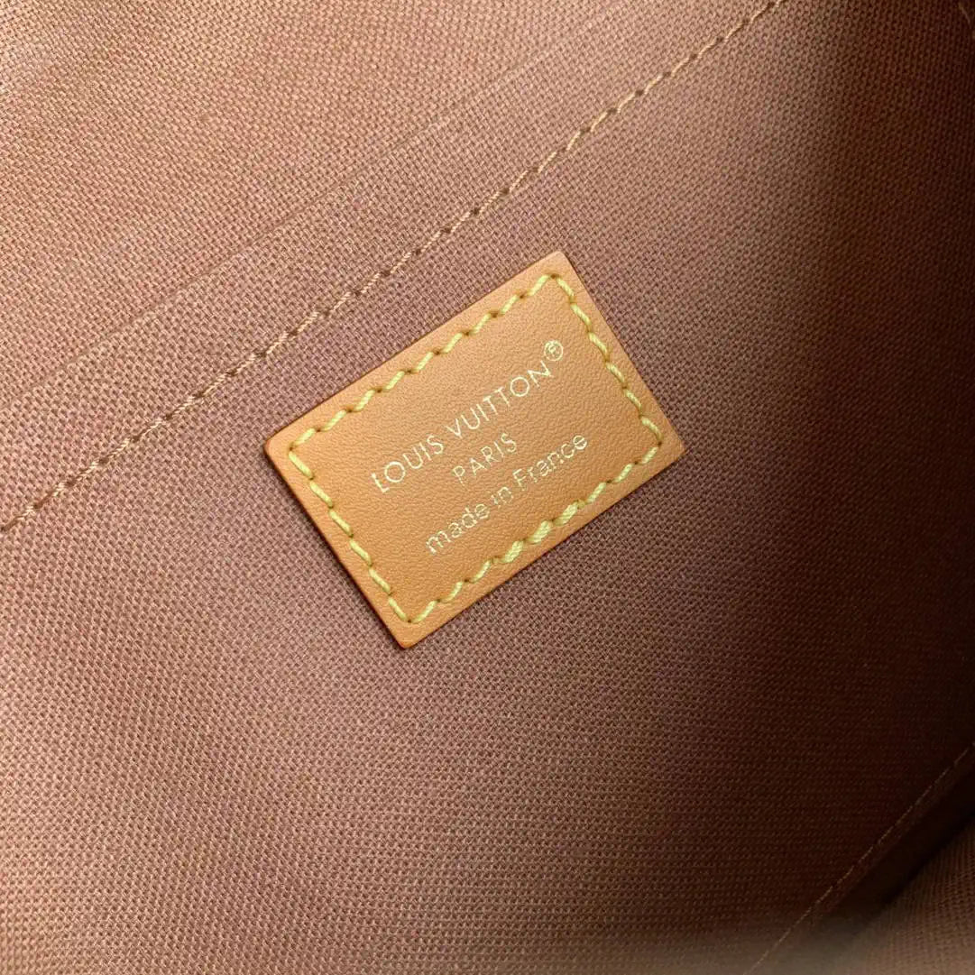 Louis Vuitton Satchel Wearable Wallet LV M26805  Monogram