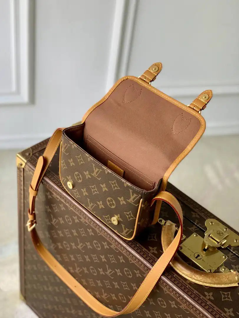 Louis Vuitton Satchel Wearable Wallet LV M26805  Monogram