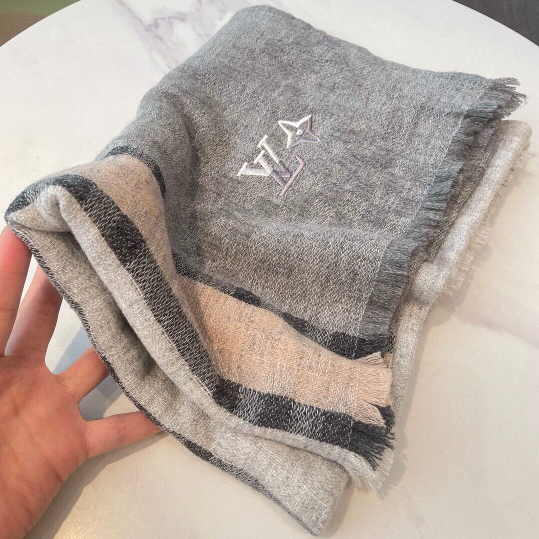 Louis Vuitton Scarves Designer Classic Scarf L38912