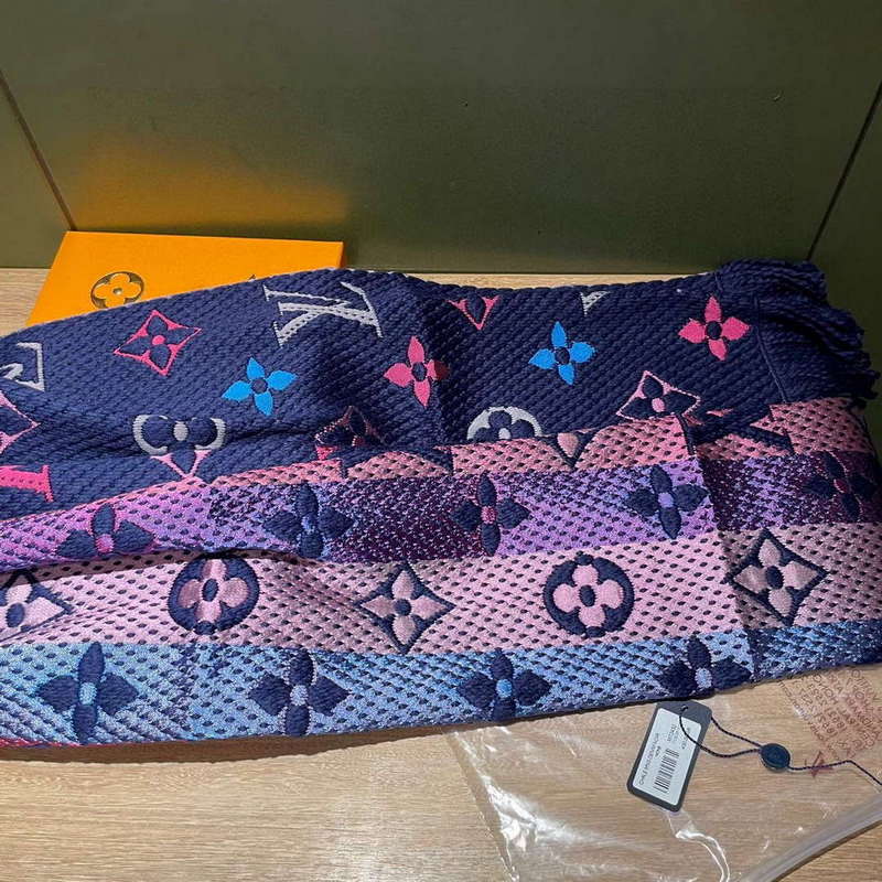 Louis Vuitton Scarves Designer Classic Scarf L38915