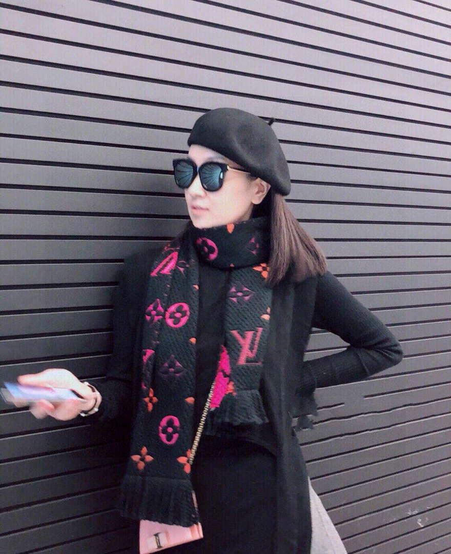 Louis Vuitton Scarves Designer Classic Scarf L38917 - Default Title - View 1