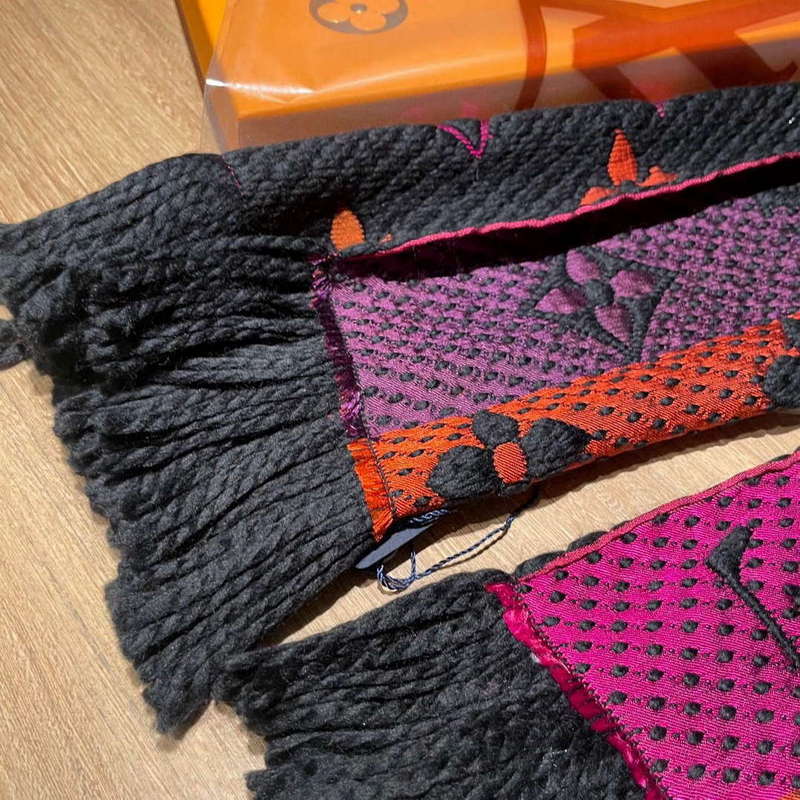 Louis Vuitton Scarves Designer Classic Scarf L38917