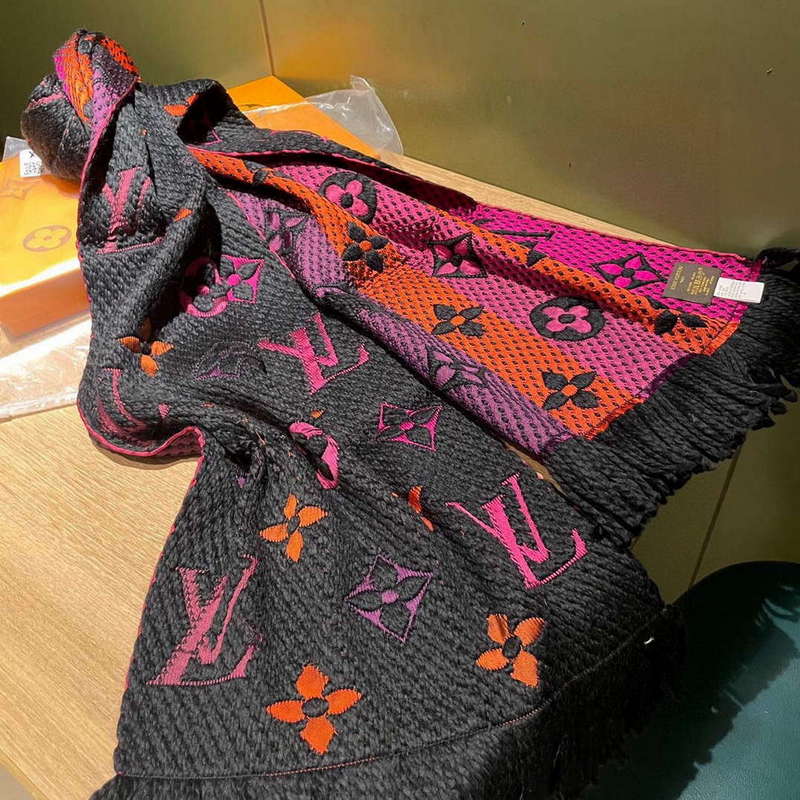 Louis Vuitton Scarves Designer Classic Scarf L38917