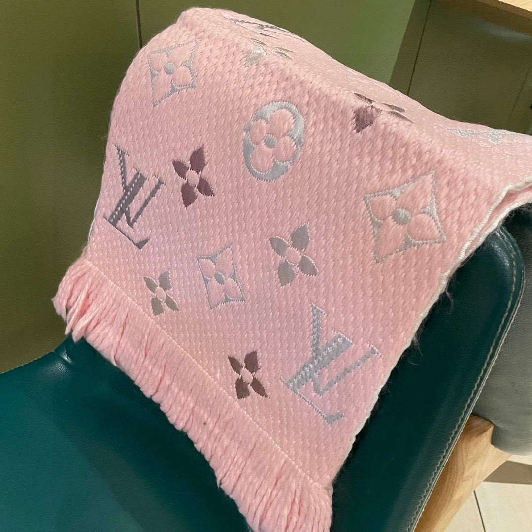 Louis Vuitton Scarves Designer Classic Scarf L38919
