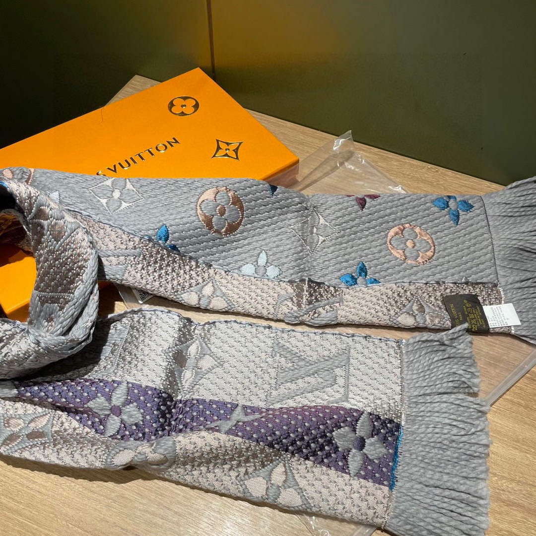Louis Vuitton Scarves Designer Classic Scarf L38920