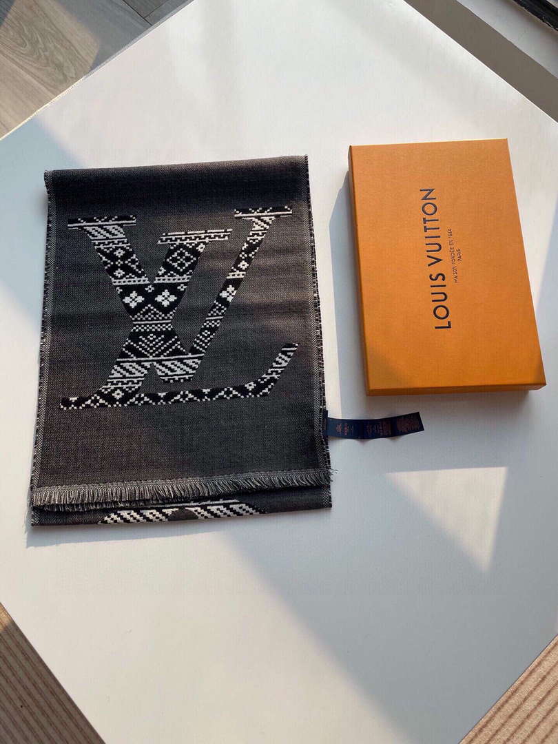 Louis Vuitton Scarves Fashion Scarf L38922