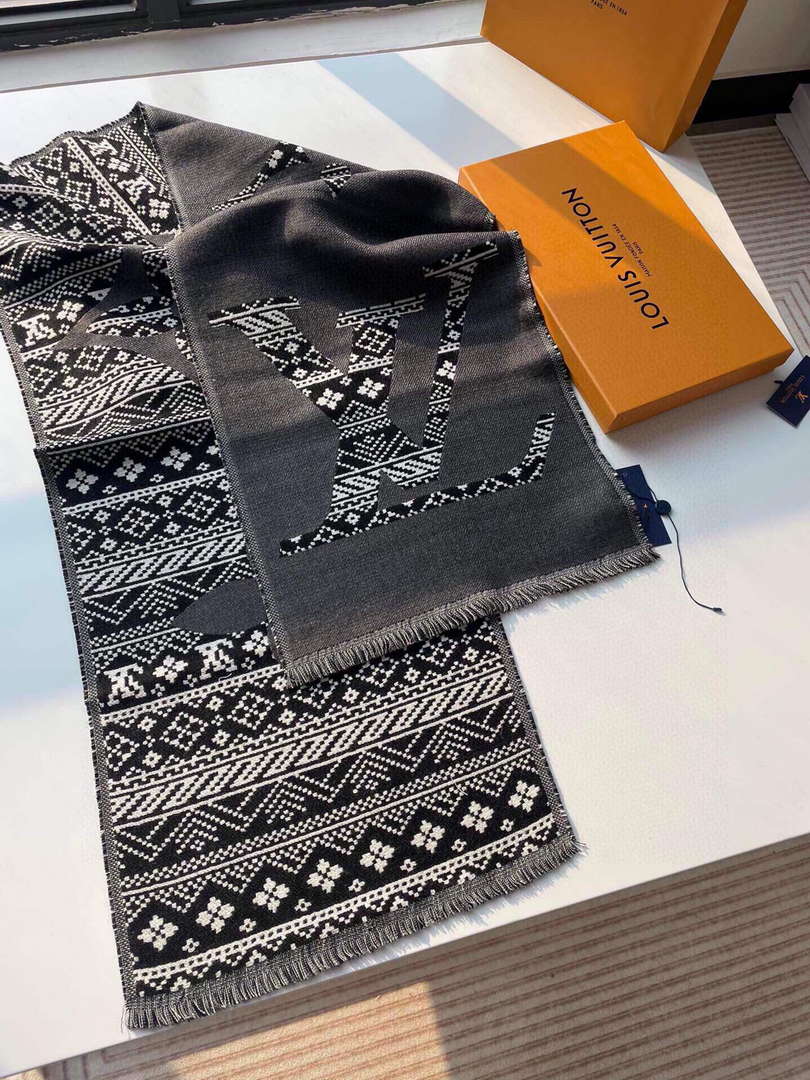 Louis Vuitton Scarves Fashion Scarf L38922