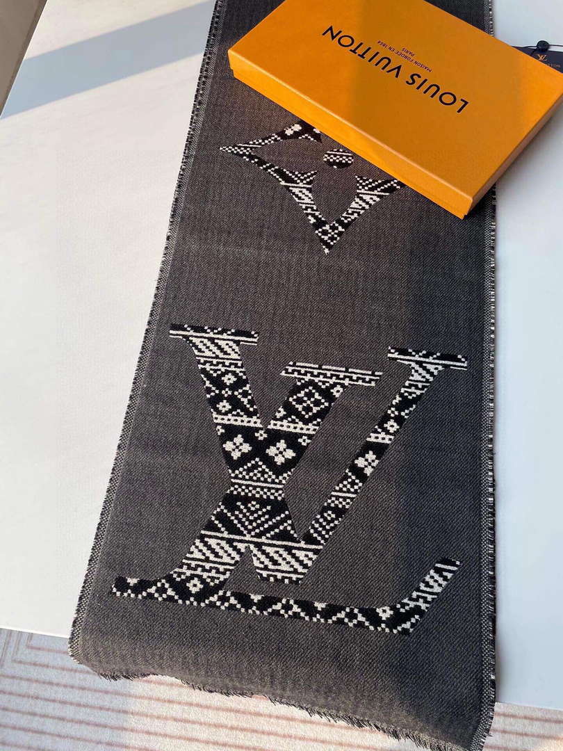 Louis Vuitton Scarves Fashion Scarf L38922