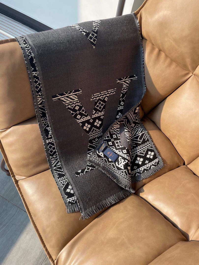 Louis Vuitton Scarves Fashion Scarf L38922