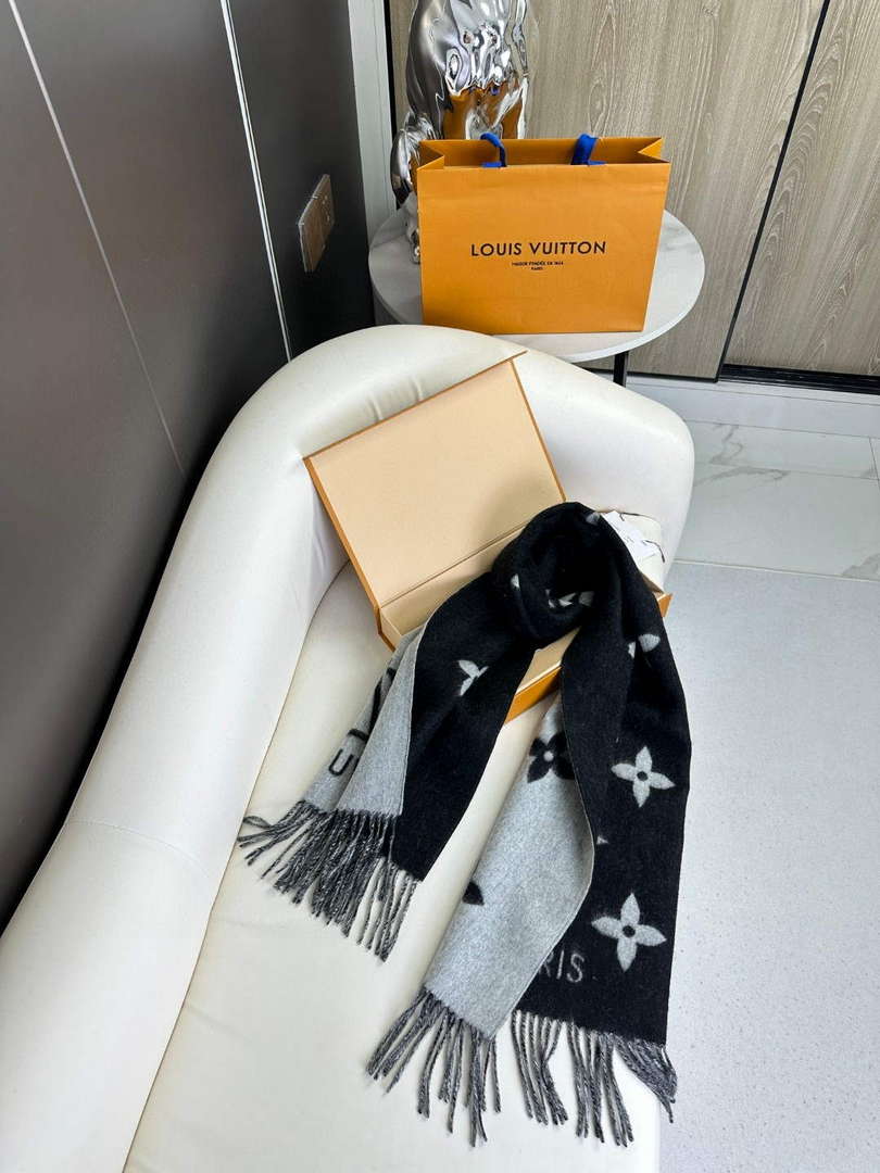Louis Vuitton Scarves Fashion Scarf L38923
