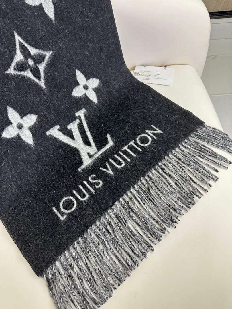 Louis Vuitton Scarves Fashion Scarf L38923