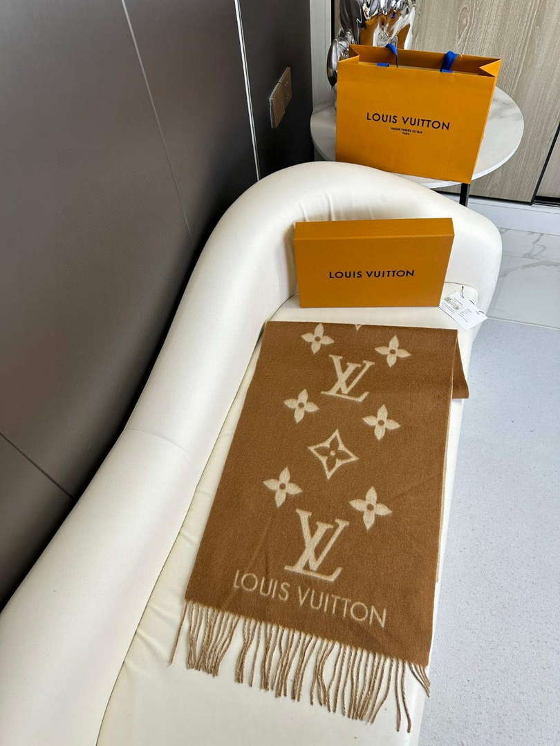 Louis Vuitton Scarves Fashion Scarf L38925