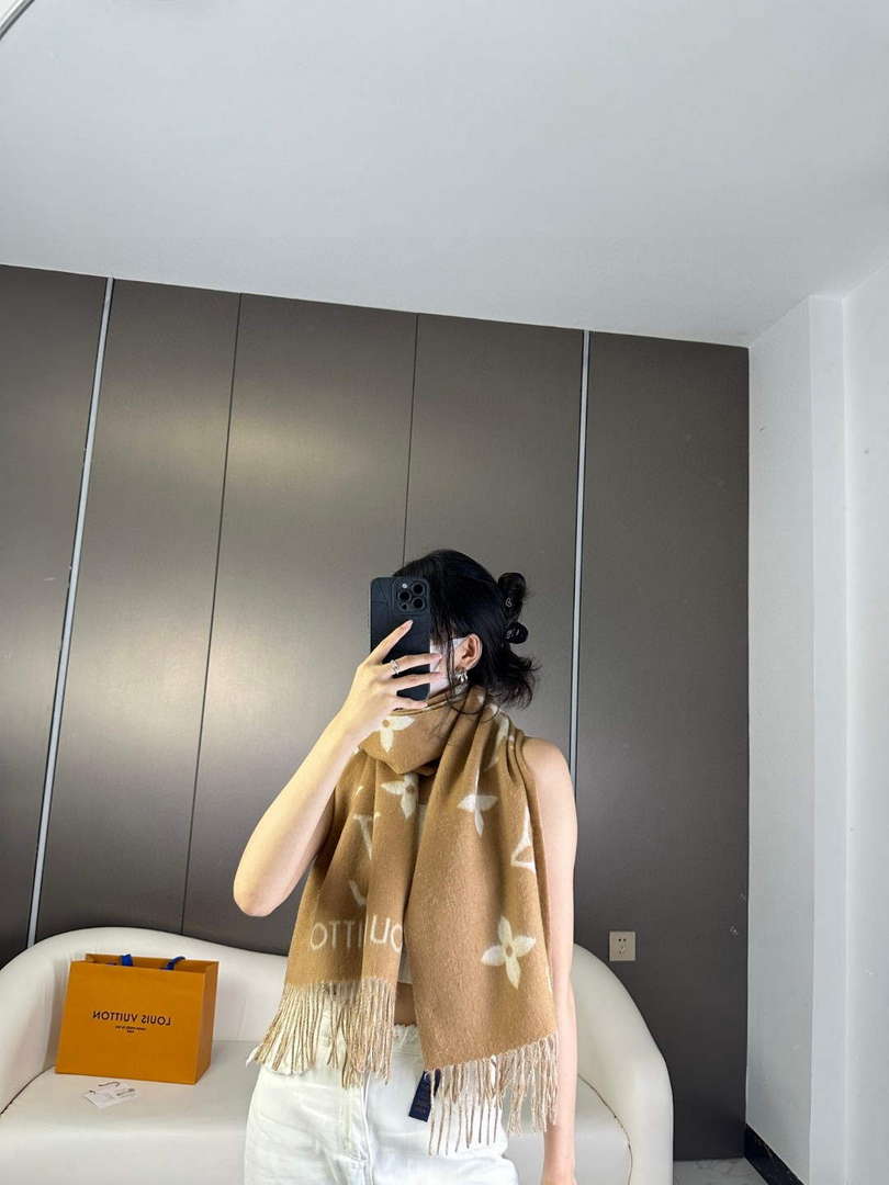 Louis Vuitton Scarves Fashion Scarf L38928