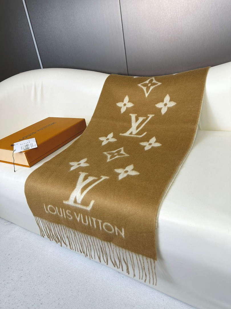 Louis Vuitton Scarves Fashion Scarf L38928