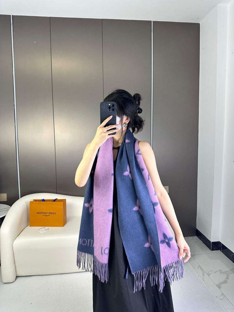 Louis Vuitton Scarves Fashion Scarf L38929 - Default Title - View 1