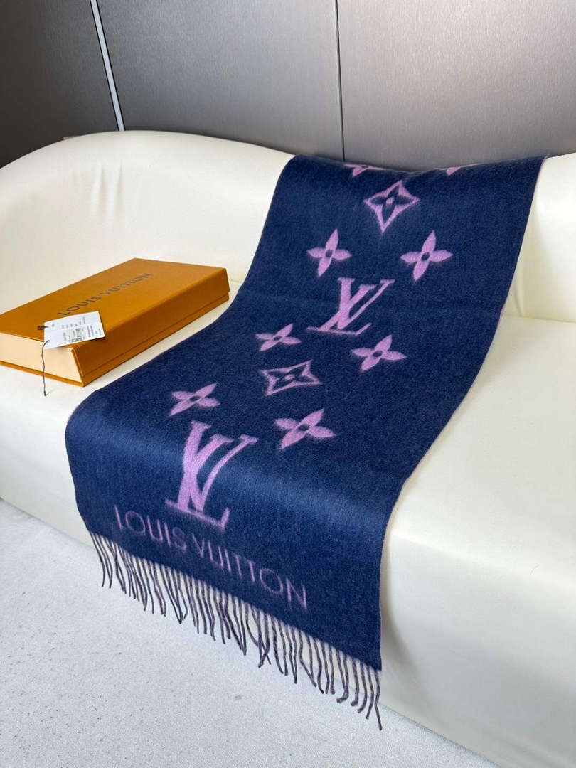 Louis Vuitton Scarves Fashion Scarf L38929